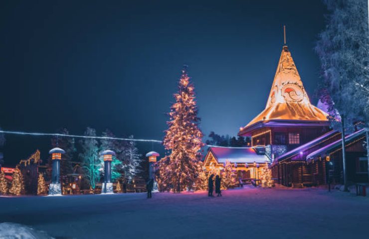 Villaggio di Babbo Natale a Rovaniemi in Lapponia finlandese