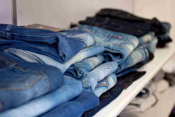 come riporre jeans armadio