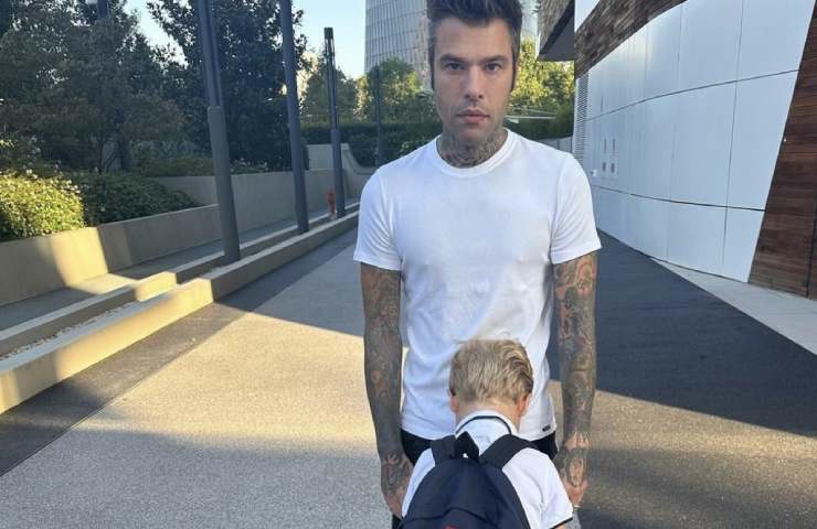 Fedez con suo figlio Leone