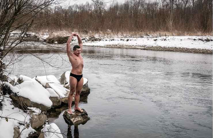 fare bagno nel fiume