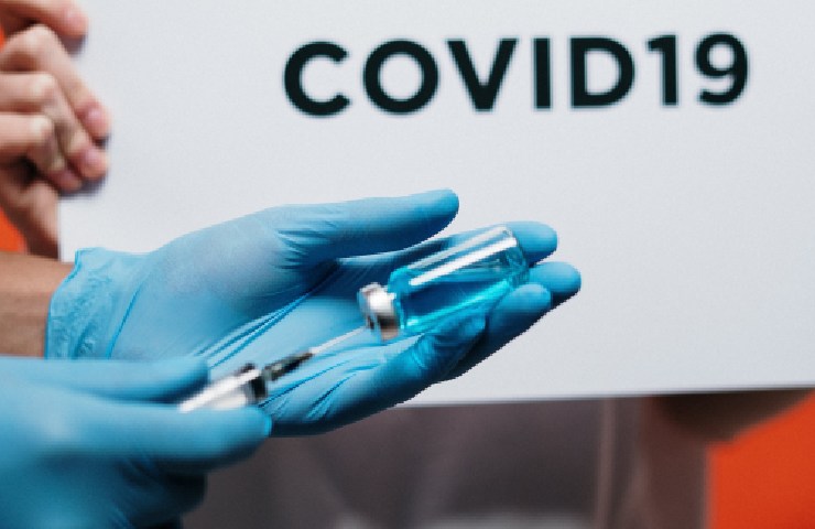 I vaccini contro il covid 19 e le bufale sul loro conto