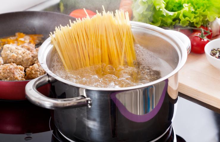 La cottura al dente per la pasta è migliore per la salute e per non ingrassare