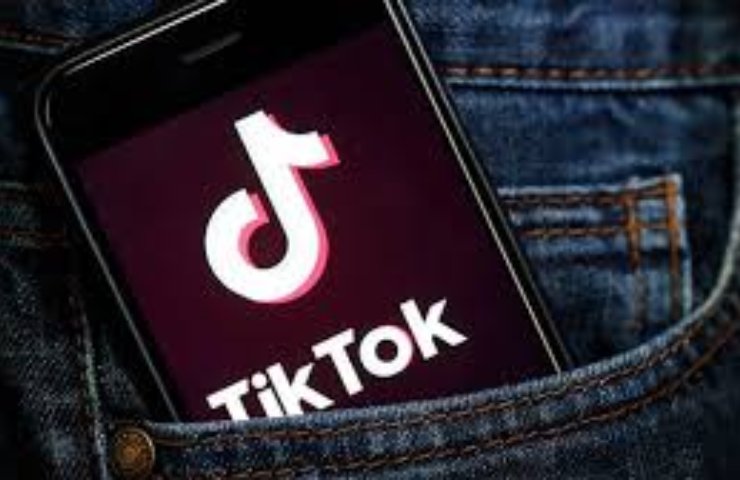 Divieto TIKTOK crea dipendenza Commissione