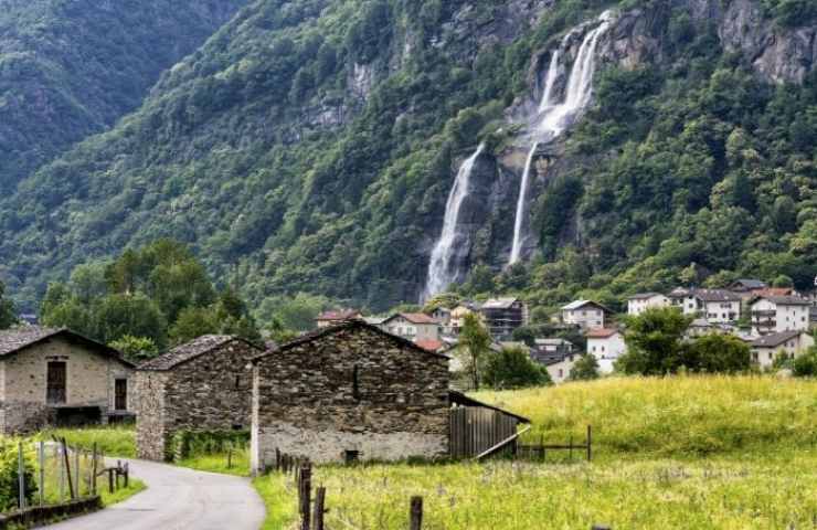 Questo borgo magico si trova in Italia: per una vacanza da sogno, e si spende pure poco