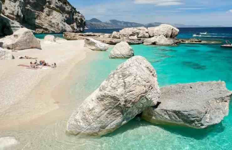 caraibi italia gioiello spiaggia estate 2024